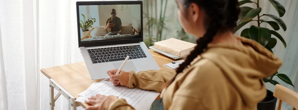 How Online Music Teachers Connect Students from Around the World?